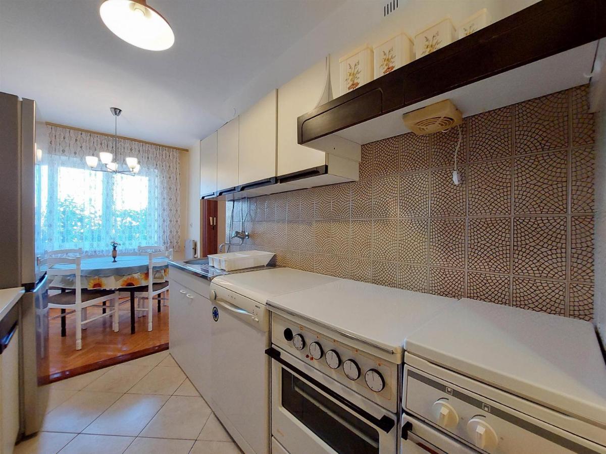Apartments Nikola Punat Buitenkant foto