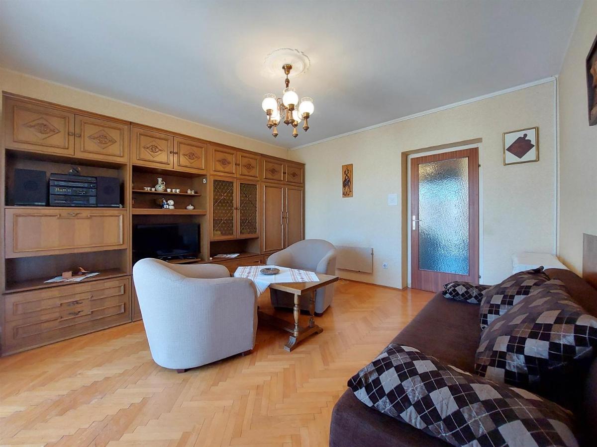Apartments Nikola Punat Buitenkant foto